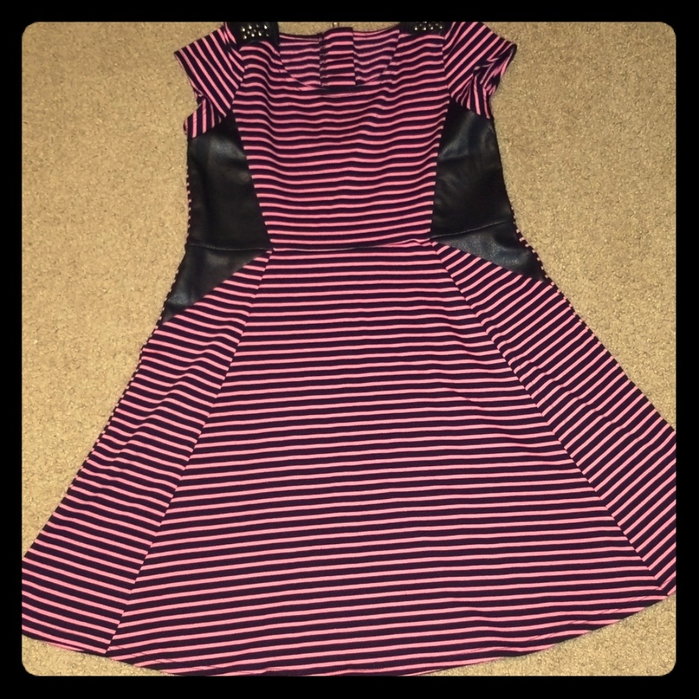 Causal dress